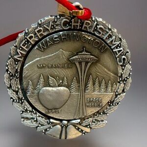 Fort Christmas Ornament Pendant Souvenir Seattle WA Merry Christmas Space Needle